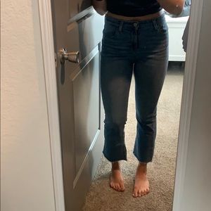 Cropped mom jeans